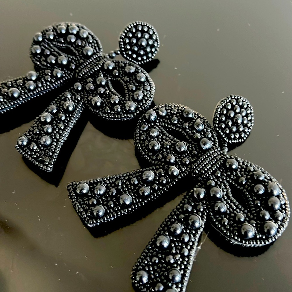 Big black bow earrings